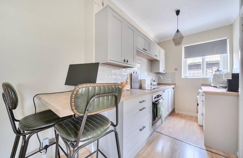 Guildford Apartment | Chic Flat Hideaway with Private Courtyard - Pass the Keys