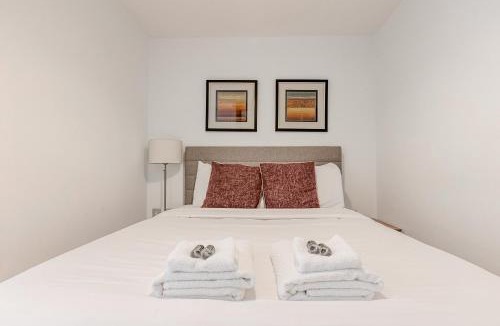 Highbury West Apartment | Chic Islington studio, 5 mins to tube