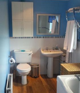 Holbrook Bed & Breakfast | Chimneys B&B