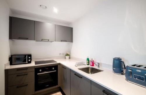 Eccles Apartment | Chique Modern Spacious 2 Bed Apartment Manchester