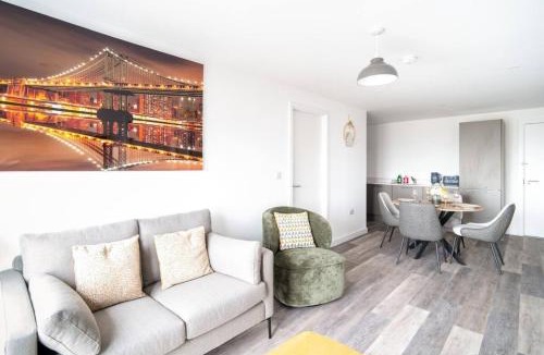 Eccles Apartment | Chique Modern Spacious 2 Bed Apartment Manchester