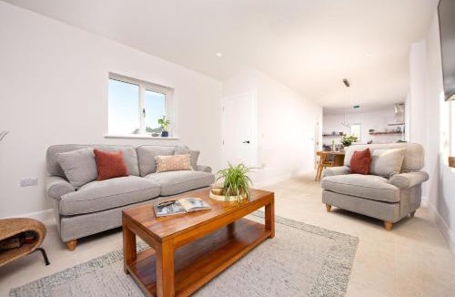 Portwrinkle House | Cirrhata