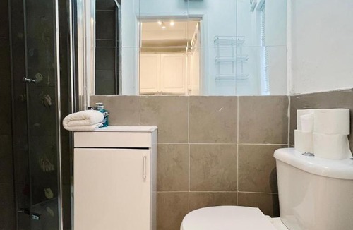 Larkhall Apartment | Clapham North studio