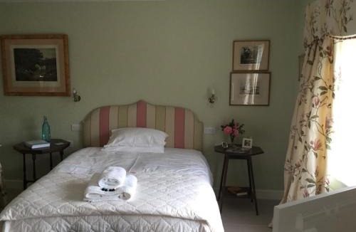 Sherborne Bed & Breakfast | Clare Cottage