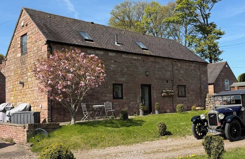Cauldon Low House | Classy Rustic Barn Conversion Alton Towers Peaks