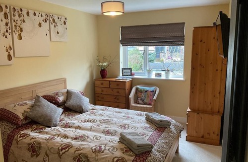 High Wycombe Bed & Breakfast | Clauds Close
