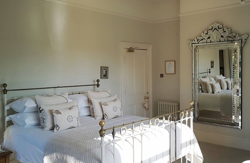 Gainsborough Bed & Breakfast | Cleatham Hall