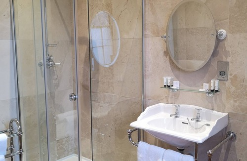Gainsborough Bed & Breakfast | Cleatham Hall