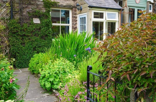 Birchover House | Cloudberry Cottage, Birchover