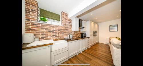 Giggleswick House | Coachmans Cottage - Luxury Cottage Settle