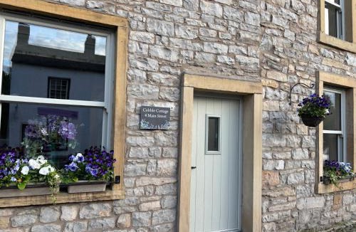 Gisburn House | Cobble Cottage
