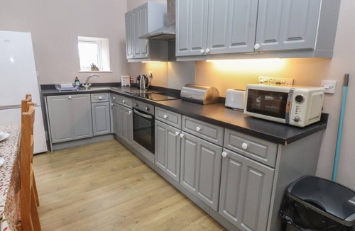 Dinas House | Coetsiws, Clynnog Fawr