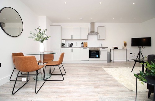 Swindon Apartment | Cohost Partners | Central and Contemporary 2Br