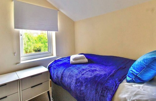 Bedford House | Comfortable 3-Bedroom Home in Bedford