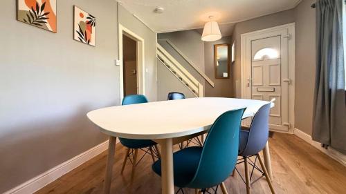 Runcorn House | Comfortable 3BR Home in Weston Point Runcorn