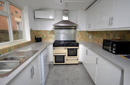 Leiston Apartment | Comfortable 6BR Home | Coast & Sizewell Nearby
