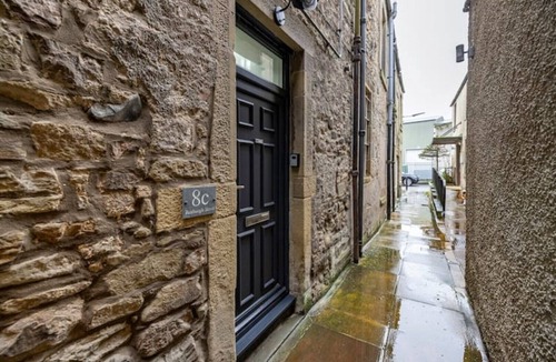 Kelso Apartment | Comfortable character Kelso town centre apartment, Scottish Borders