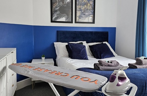 Peterborough House | Comfortable home for contractors sleeps 6