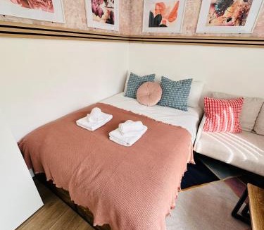 Selly Oak House | Comfortable Private Room with own kitchenette in a shared house - Selly Oak Birmingham R4
