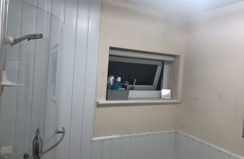 Pentwyn Apartment | Comfortable Room in a shared apartment.