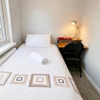 Clayton House | Comfortable rooms Manchester