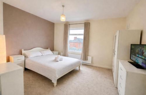 Clayton House | Comfortable rooms Manchester