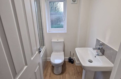 Bramcote House | Comfy 3 bed home