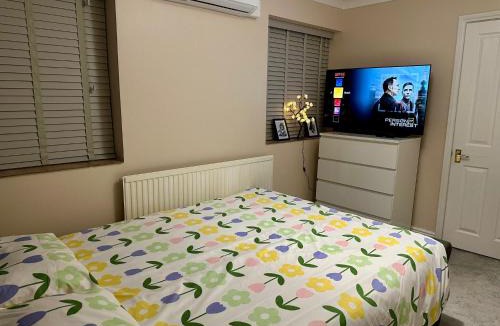 Gloucester Bed & Breakfast | Comfy En-suite room
