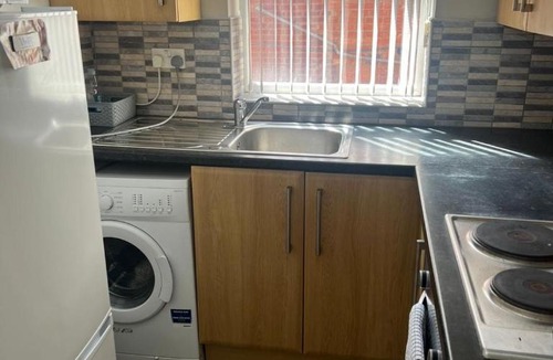 Seisdon Apartment | Comfy private studio Moseley