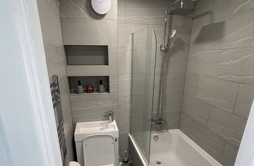 Sheffield Apartment | Comfy space in quiet area - 20 min from Sheffield City Center