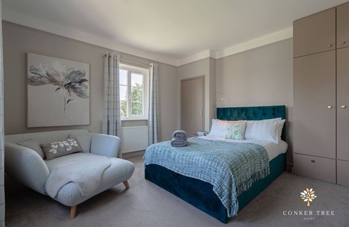 Huntingdon Other | Conker Tree House, Hot tub and large garden