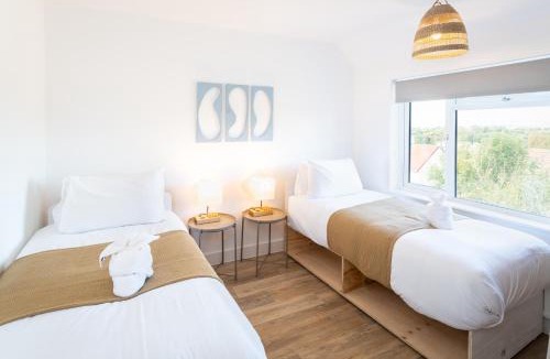 Severn Beach Apartment | Contractor Accommodation Avonmouth 3 Bedroom House Sleeps 6 Free Van Parking