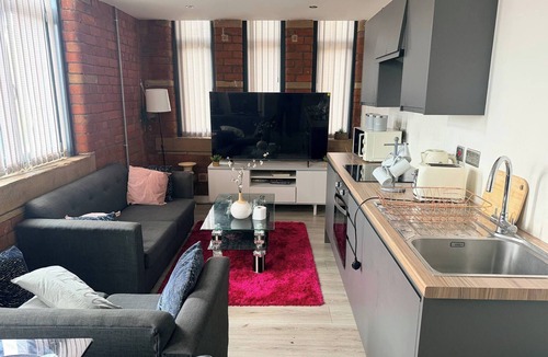 Bradford Apartment | Contractor Friendly 2BR Weekly, Monthly Discount