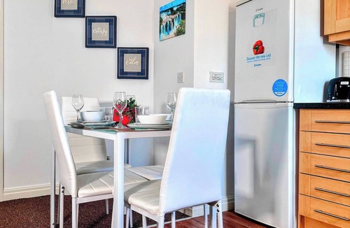 Golborne Apartment | Contractor-Friendly 2BR Gem Wi-Fi & Free Parking