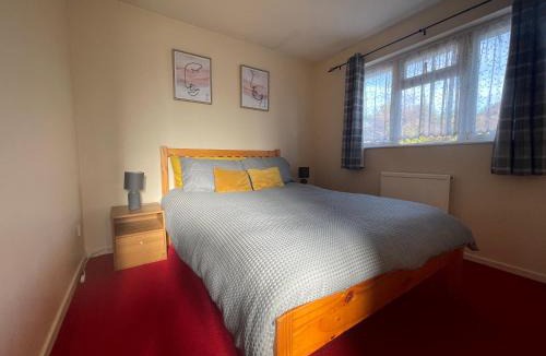 Letchworth House | Contractor Relocations and holidays stays in Letchworth ,Newly Refurbished