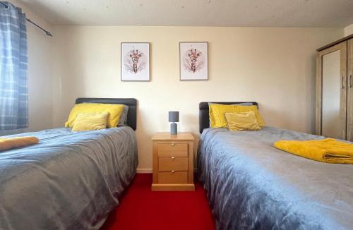 Letchworth House | Contractor Relocations and holidays stays in Letchworth ,Newly Refurbished