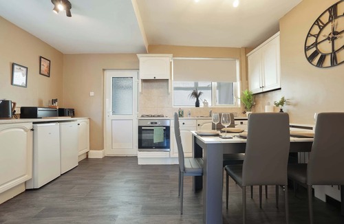 Doncaster House | Contractor Stays - Sleeps 5 - Free Parking