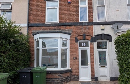 Wolverhampton House | Contractors 4BR Home, Newly Refurb, Nr Centre
