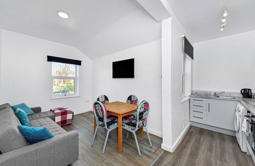 Nottingham Apartment | Convenient 2-Bed Apt for Families & Professionals