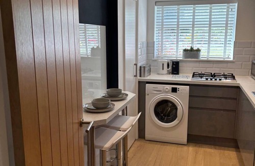 Cambridge Apartment | Convenient 2 bed within Easy Walk to Addenbrookes