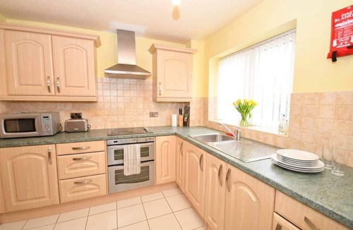 Preston Apartment | Convenient 2 Bedroom Apartment in Preston w WiFi