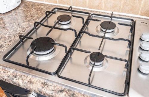 Hoole House | Convenient 2BR House with Great Transport Links