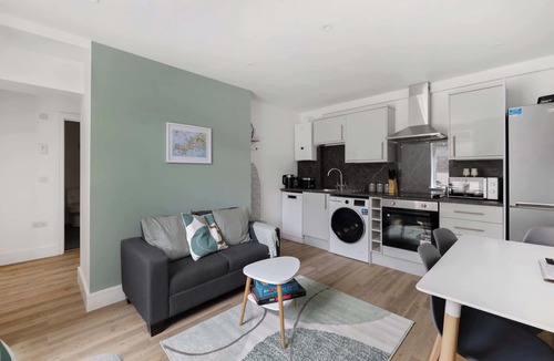 Saltash Apartment | Convenient and Modern 2 Bed Apartment in Saltash