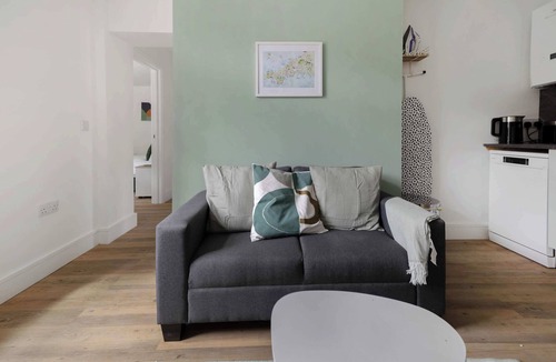 Saltash Apartment | Convenient and Modern 2 Bed Apartment in Saltash