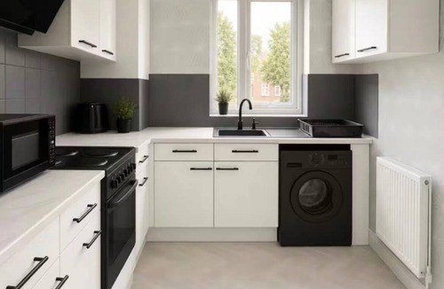 Preston Apartment | Convenient Modern Lrg 2 Bedroom w WiFi and Parking