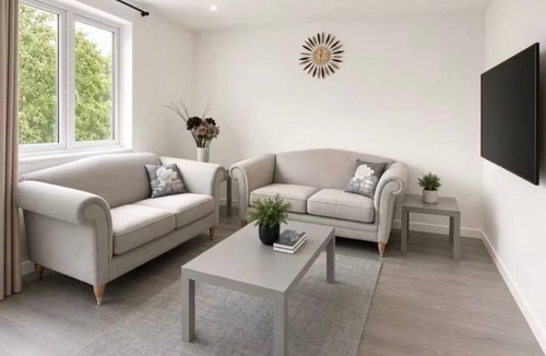 Preston Apartment | Convenient Modern Lrg 2 Bedroom w WiFi and Parking