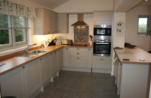 Tirabad House | Converted Detached Barn Dog friendly Set In Lovely Countryside n2 bed, 2bath.