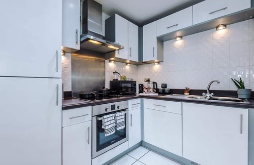 Manchester City Centre Apartment | Converted Mill for 4 | Castlefield | Historical
