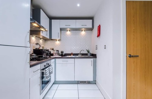 Manchester City Centre Apartment | Converted Mill for 4 | Castlefield | Historical