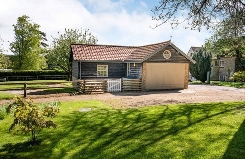 Badminton Cottage | Converted stable and the perfect romantic getaway - Orchard Cottage, Didmarton
